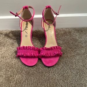 Never worn pink sandal